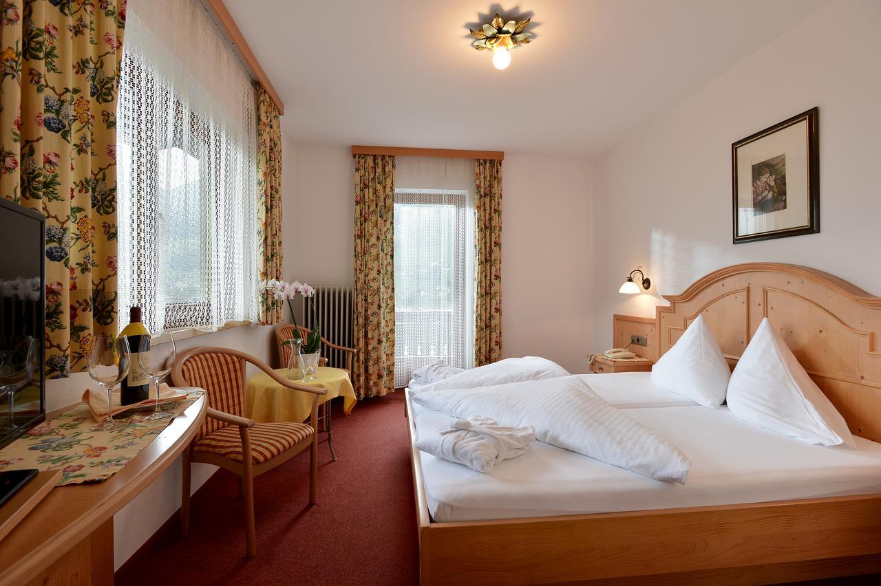 Hotel Schwarzer Adler Hippach Dış mekan fotoğraf