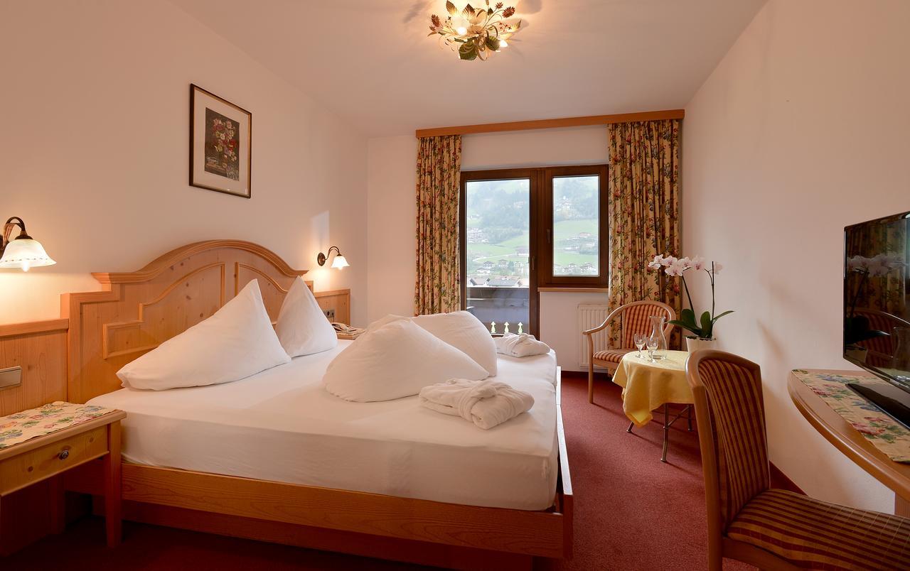 Hotel Schwarzer Adler Hippach Dış mekan fotoğraf